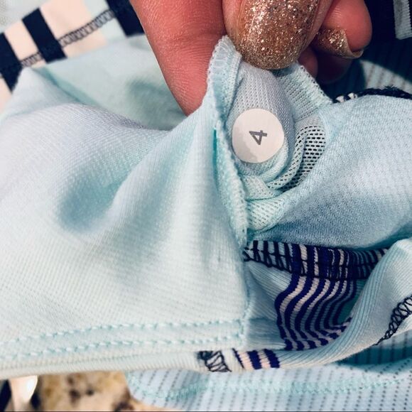 Lululemon Rest Less Blue Tank Top Athletic w/ Built In Bra Size 4 - Picture 8 of 9